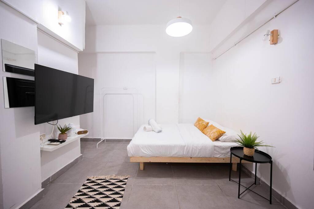 Studio Apartment In Ben Yehuda Cozy And Convinent Tel Aviv Buitenkant foto