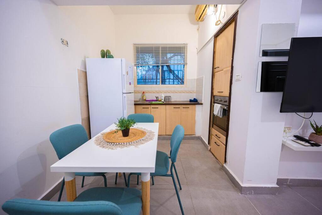 Studio Apartment In Ben Yehuda Cozy And Convinent Tel Aviv Buitenkant foto